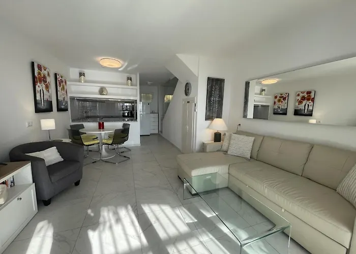 Dona Lola Sandra - Frontline House With Full Sea Views Within A Short Drive To Marbella - Costa Del Sol Cs108 Dom wakacyjny